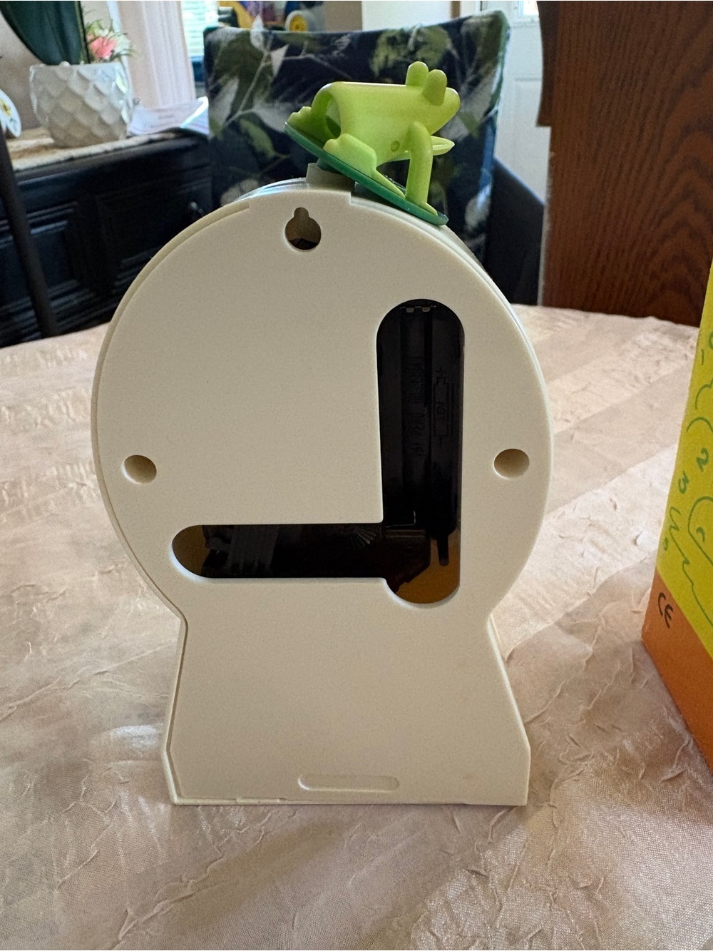 Happy Swing Frog Clock - Picture 2 of 4